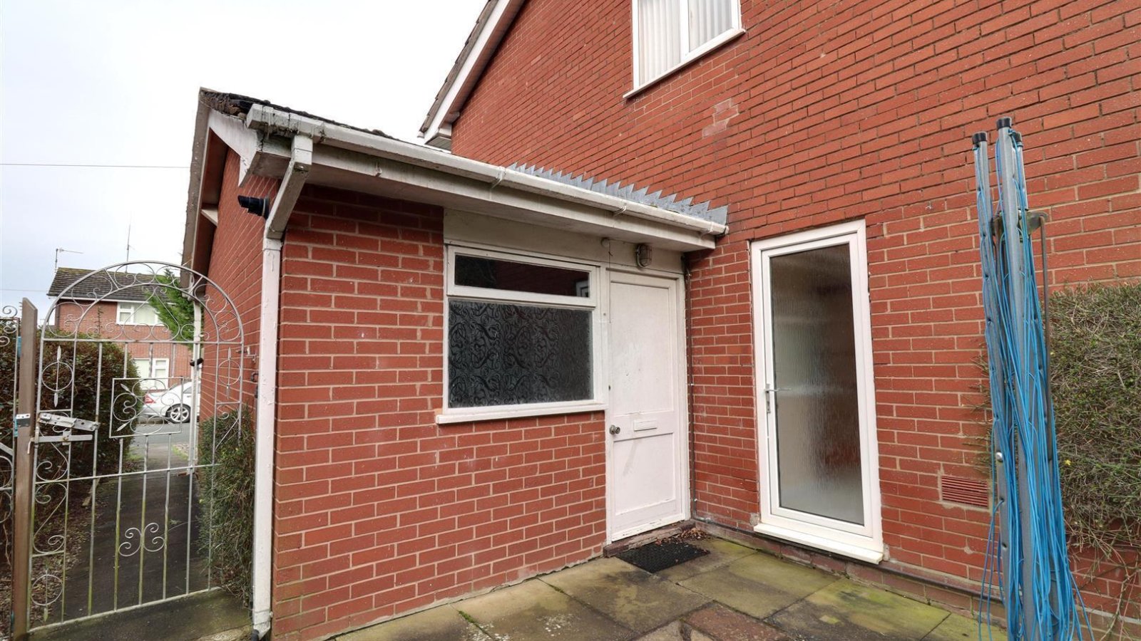3 bedroom property for sale in Lear Drive, Wistaston, Crewe Offers