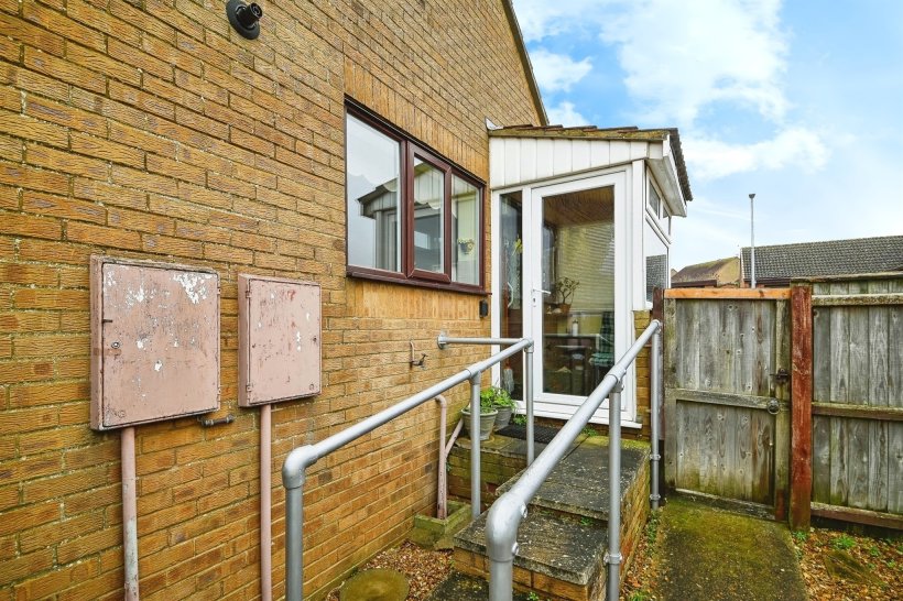 Annes Drive, Hunstanton 2 bedroom detached bungalow William H Brown