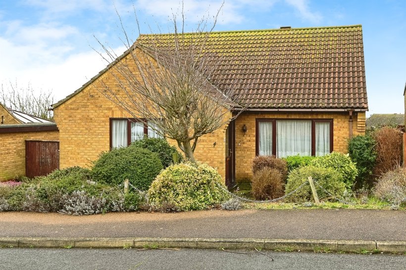 Annes Drive, Hunstanton 2 bedroom detached bungalow William H Brown