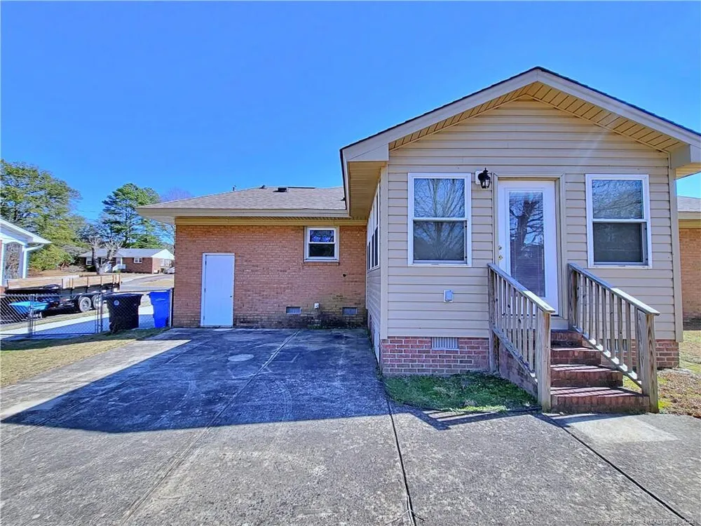 5213 Rodwell Rd, Fayetteville, NC 28311