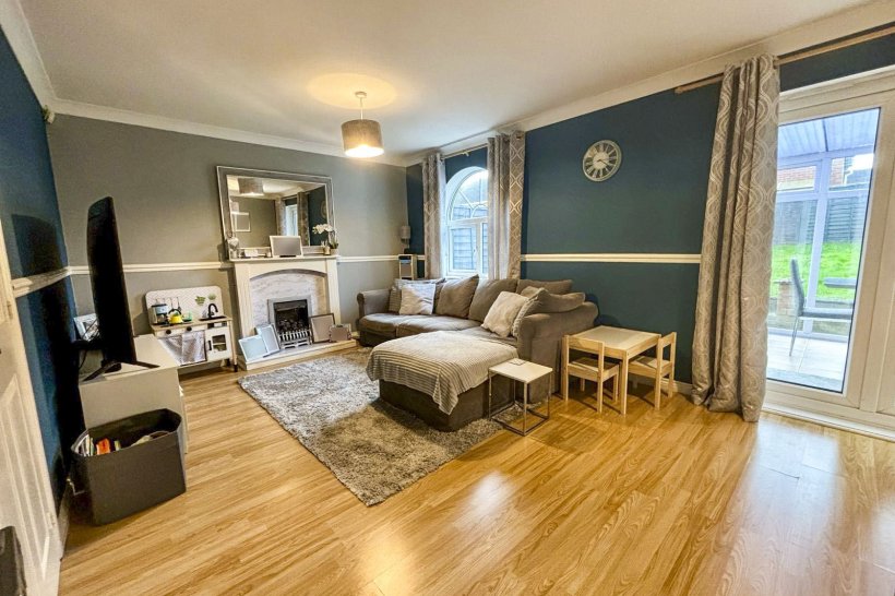 Brackendale Drive, Walsall 3 bedroom detached house Shipways