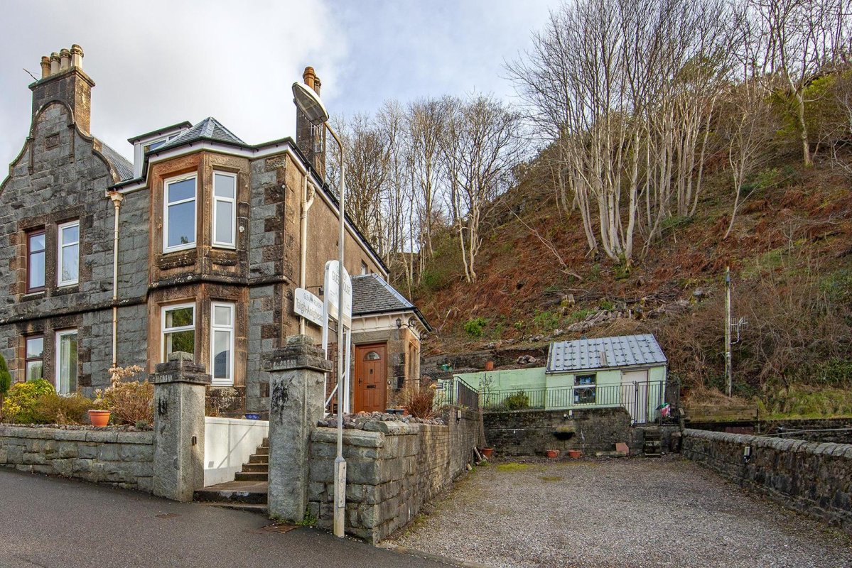 9 bedroom property for sale in Glenroy Guest House, Rockfield Road