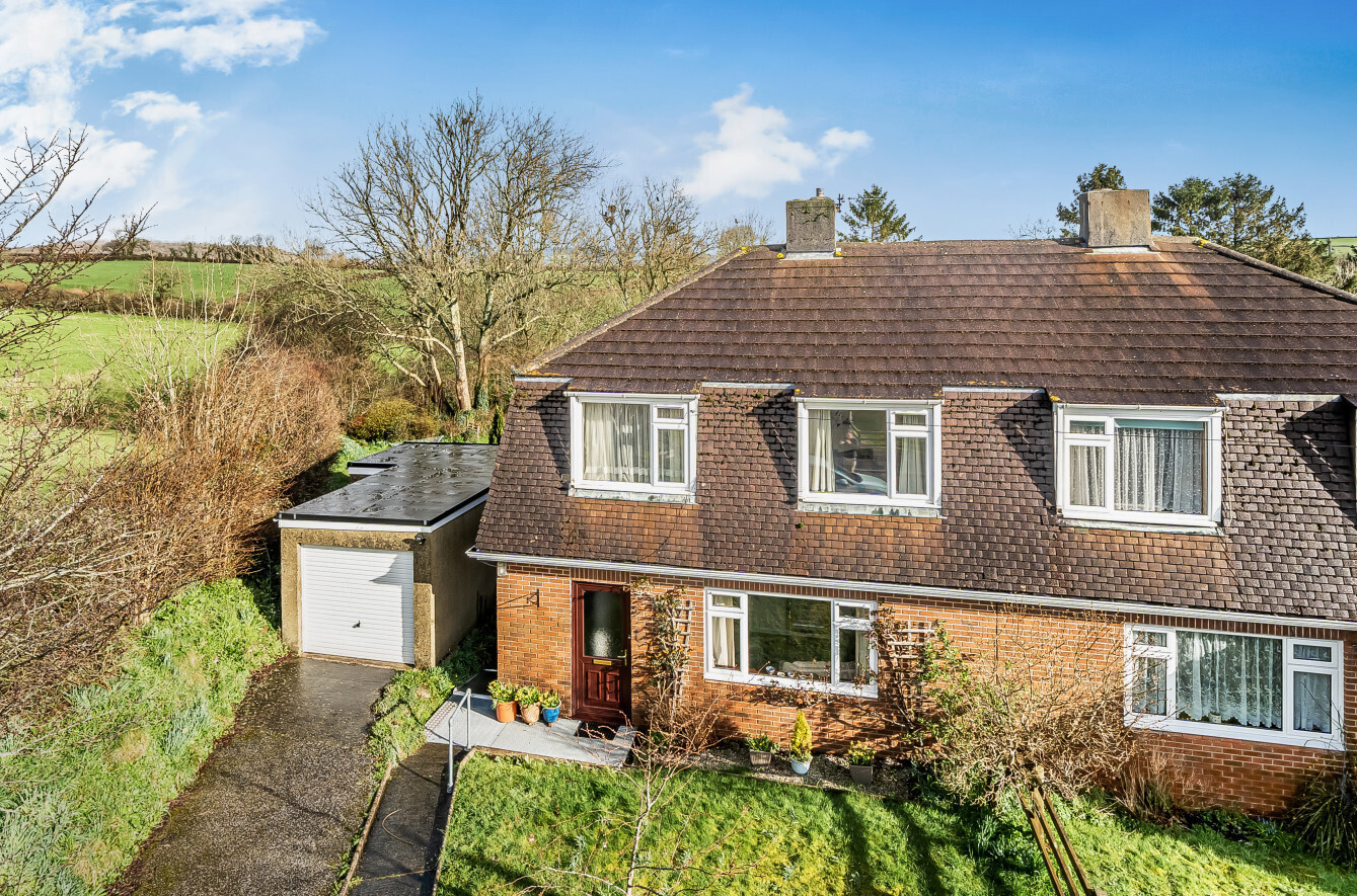 3 bedroom property for sale in Glebelands, Buckfastleigh, Devon, TQ11