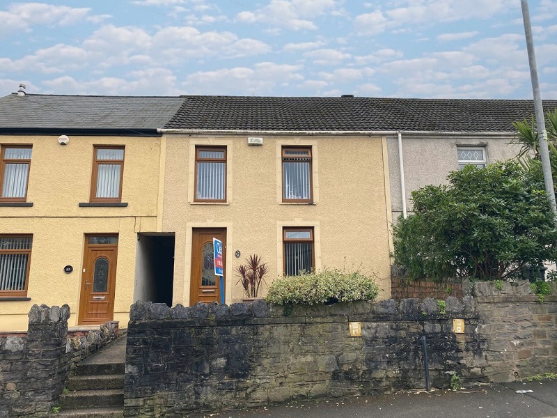 3 bedroom property for sale in Old Road, Skewen, Neath, Neath Port