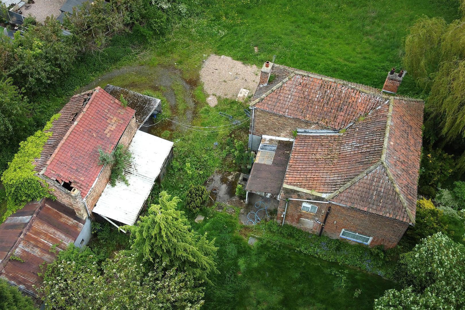 4 bedroom property for sale in Main Road, Newport, Brough Offers over