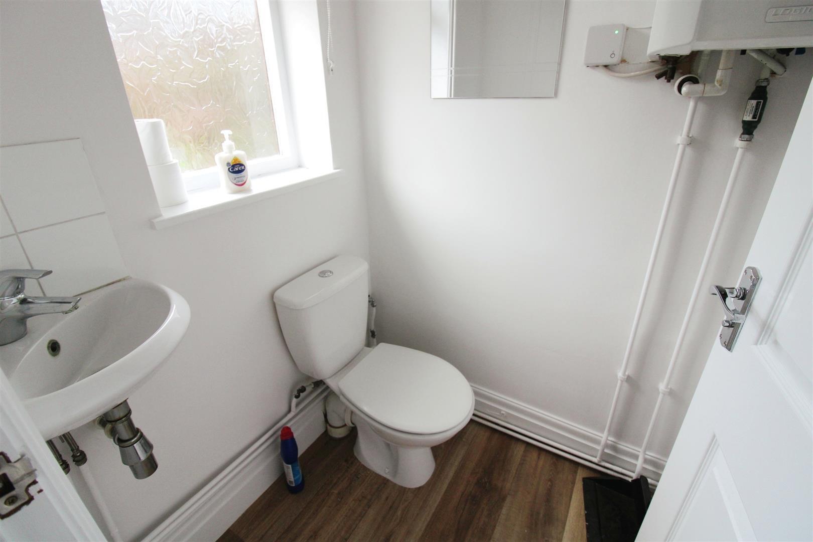 3 bedroom property for sale in Highfield, SuttonOnHull, Hull £220,000