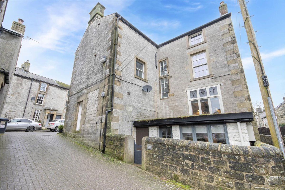 4 bedroom property for sale in High Street, Tideswell, Buxton Offers