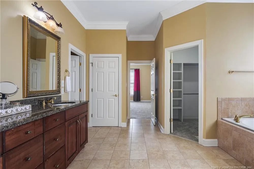 6423 Touchstone Dr, Fayetteville, NC 28311