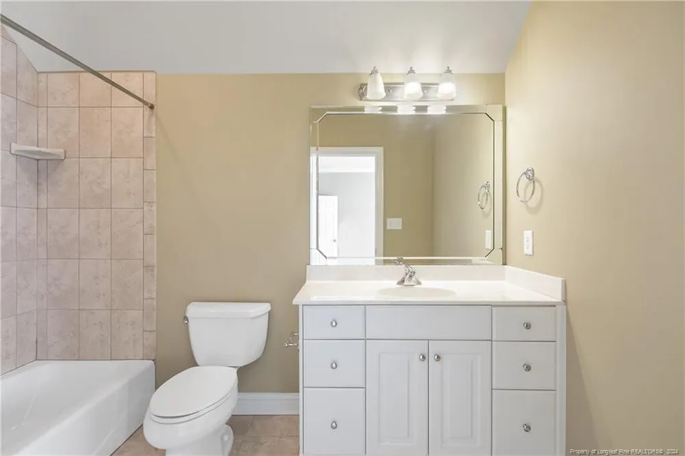 6423 Touchstone Dr, Fayetteville, NC 28311