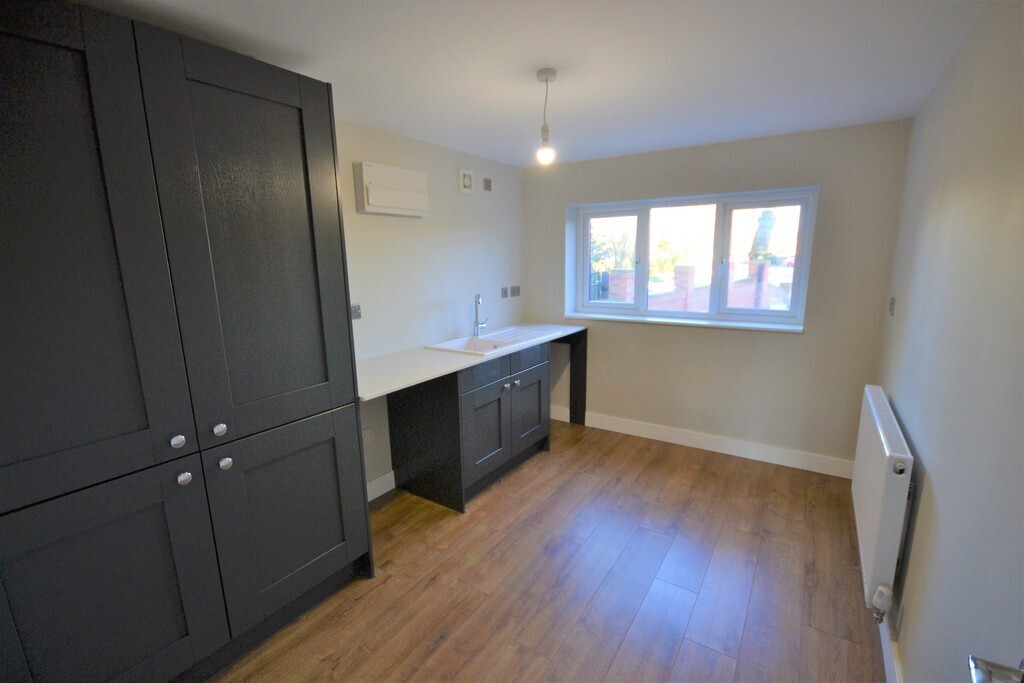 4 bedroom property for sale in Station Road, Hatfield, Doncaster