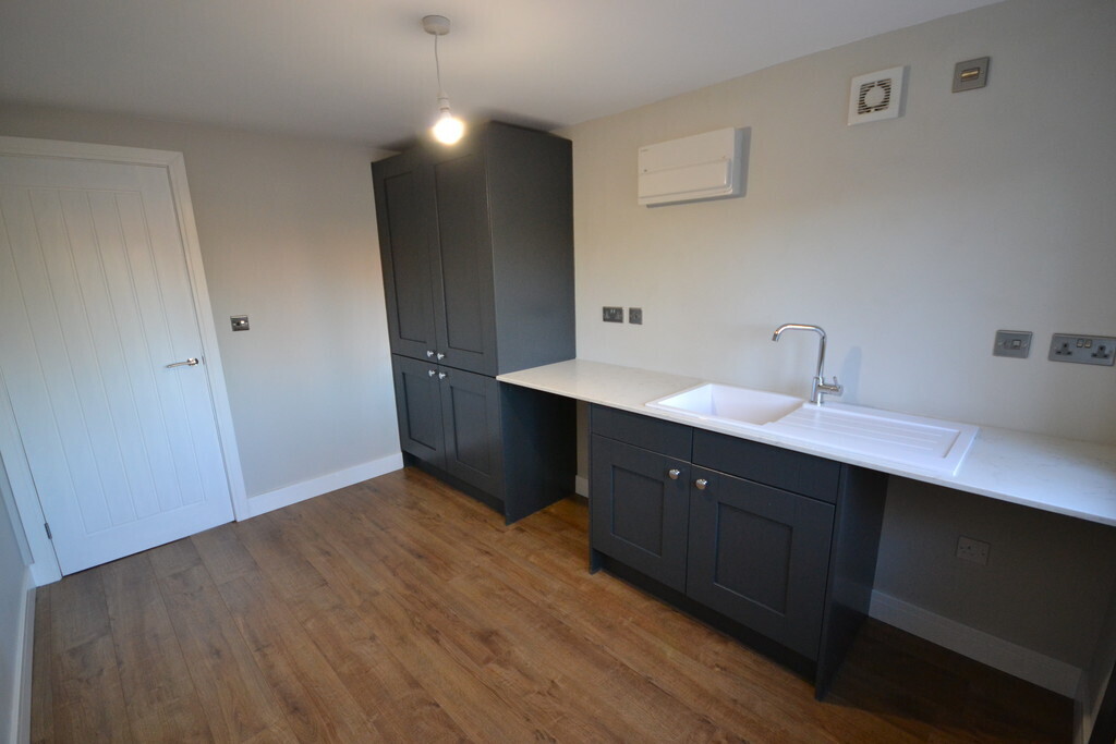 4 bedroom property for sale in Station Road, Hatfield, Doncaster