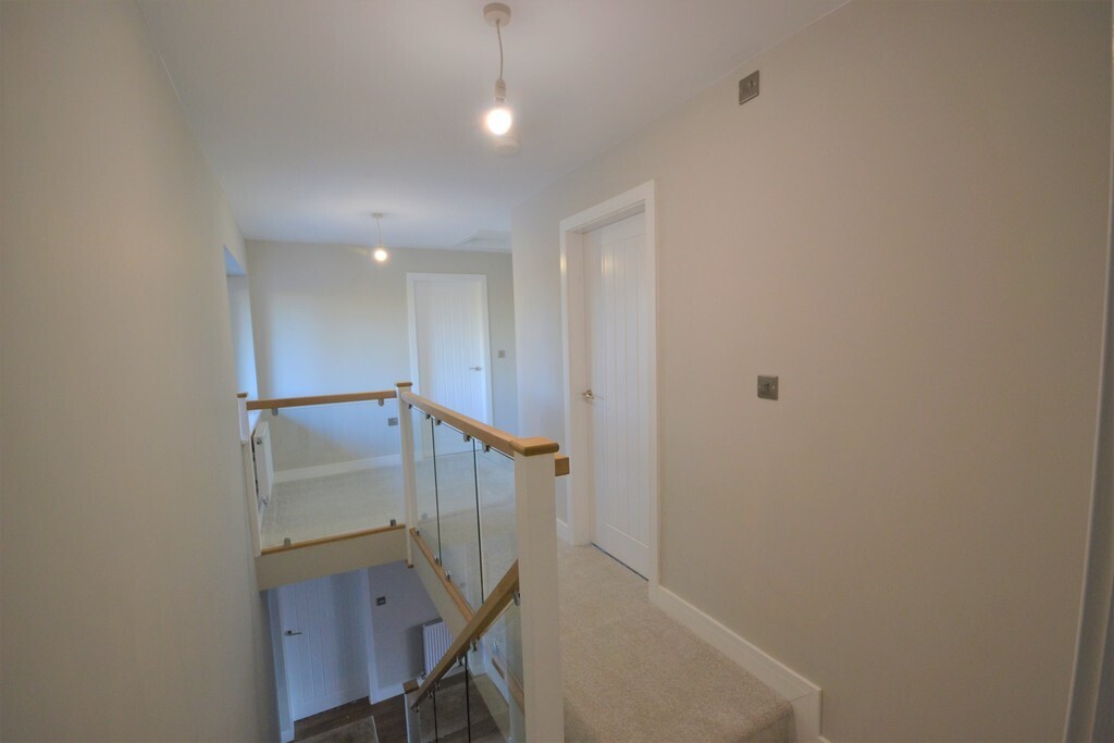 4 bedroom property for sale in Station Road, Hatfield, Doncaster