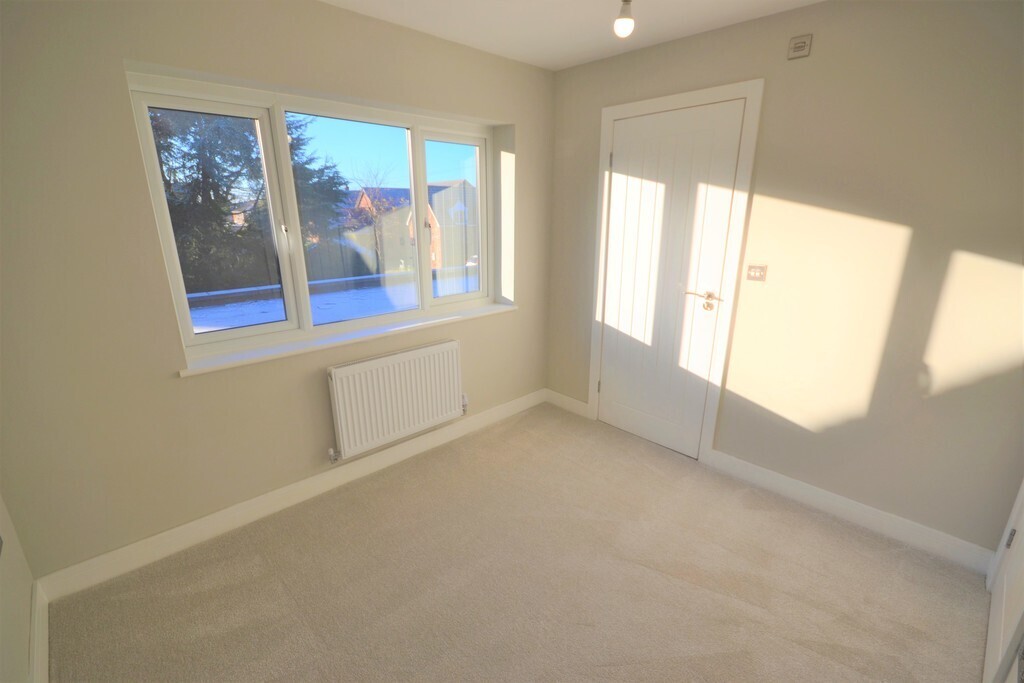 4 bedroom property for sale in Station Road, Hatfield, Doncaster