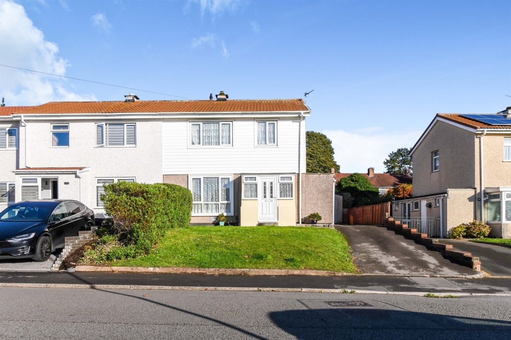 3 bedroom property for sale in Melfort Road, Newport Offers in the