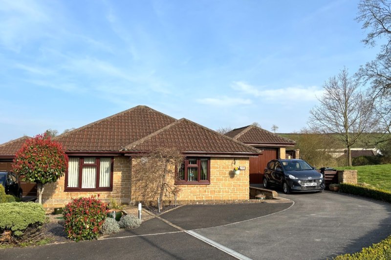 3 bedroom property for sale in Somerset Way, Paulton, Bristol £395,000
