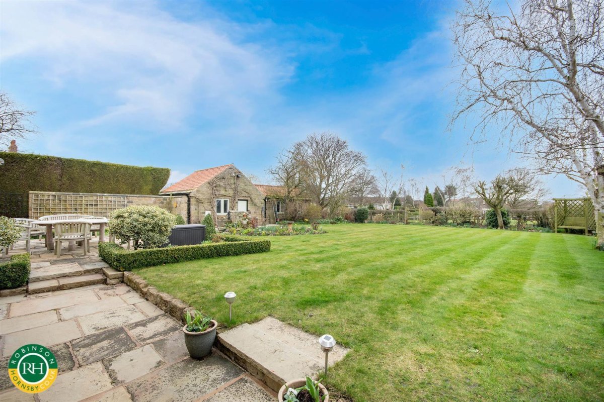 5 bedroom property for sale in Branton Cottage, Top Lane, Clayton