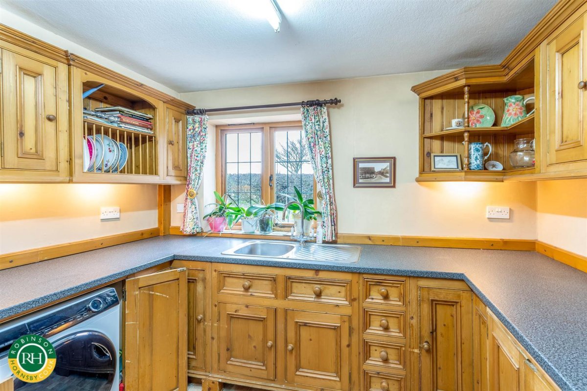 5 bedroom property for sale in Branton Cottage, Top Lane, Clayton