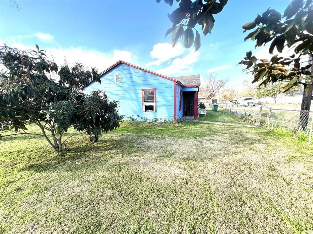 8123 Penrod St, Houston, TX 77028