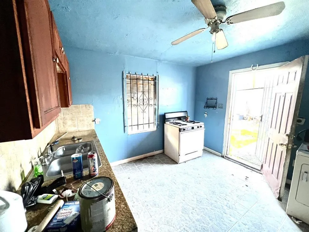 8123 Penrod St, Houston, TX 77028