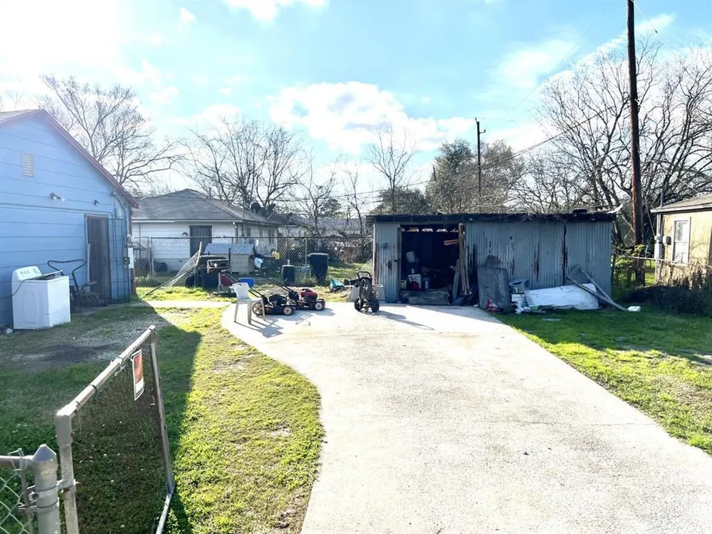 8123 Penrod St, Houston, TX 77028