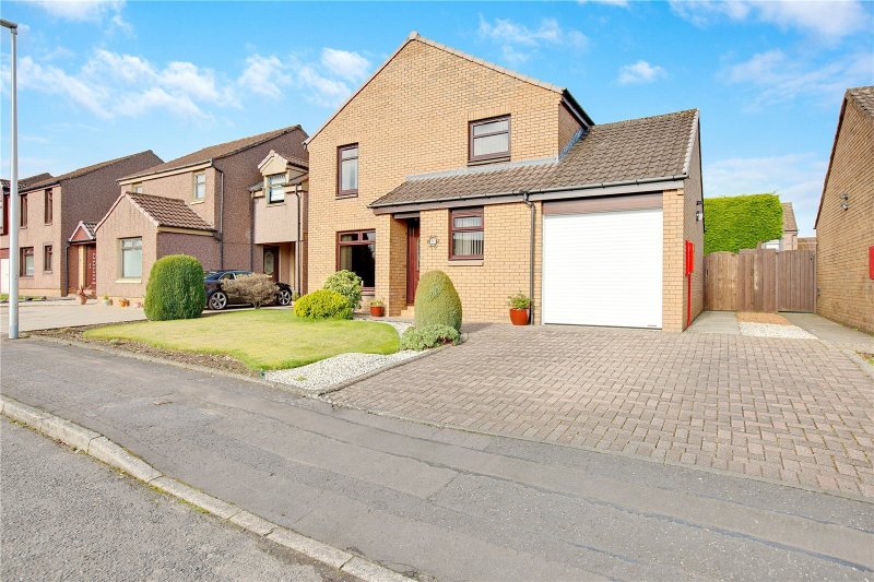 4 bedroom property for sale in Strathmiglo Place, Stenhousemuir