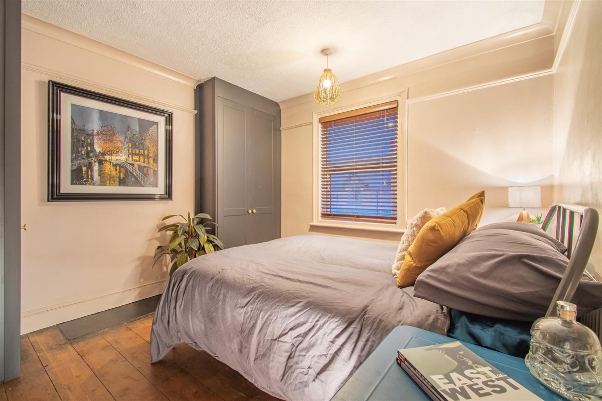 2 bedroom property for sale in West Road, Oakham, Rutland Offers in