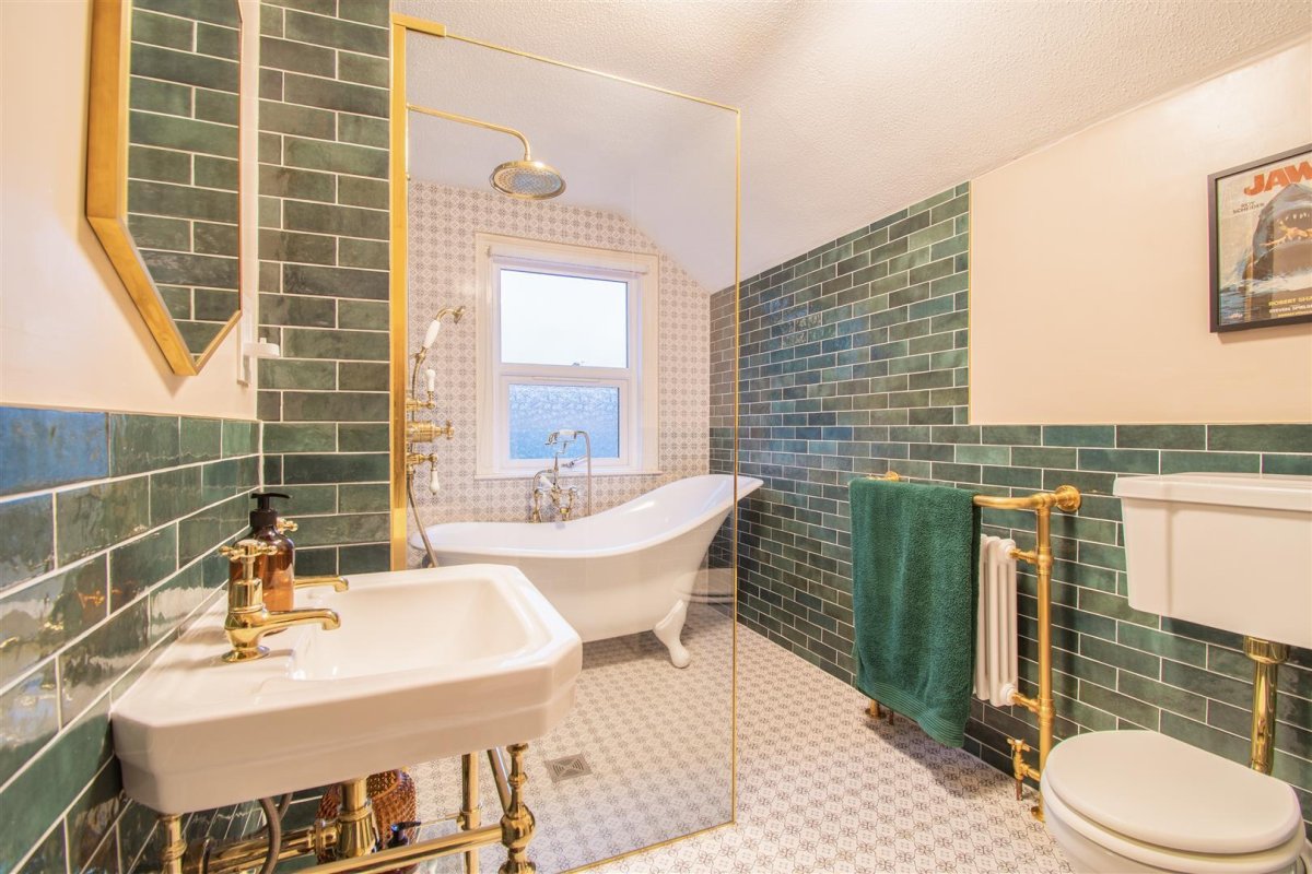 2 bedroom property for sale in West Road, Oakham, Rutland Offers in