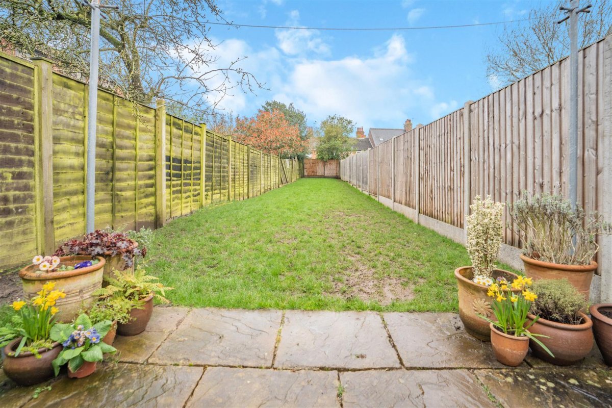 2 bedroom property for sale in West Road, Oakham, Rutland Offers in