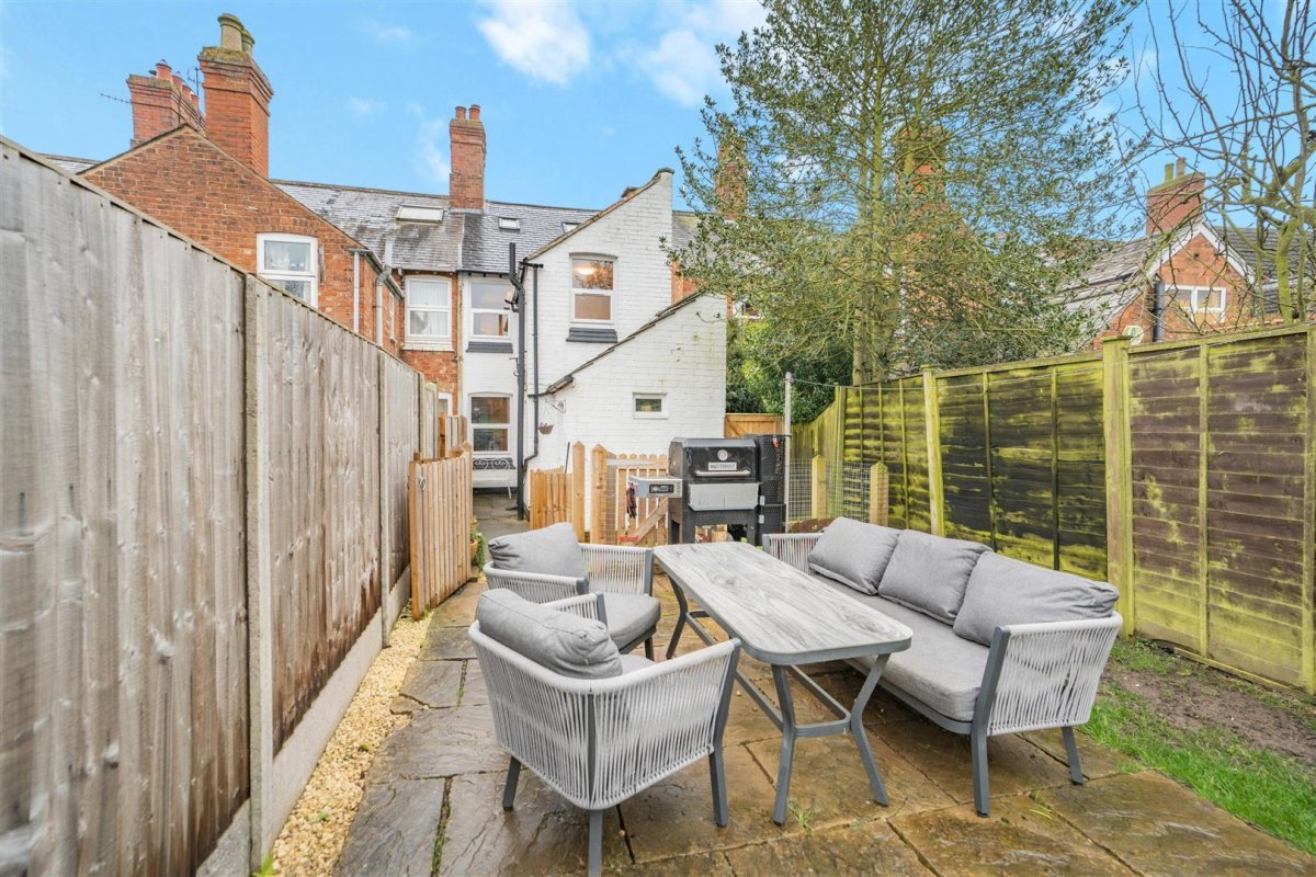 2 bedroom property for sale in West Road, Oakham, Rutland Offers in