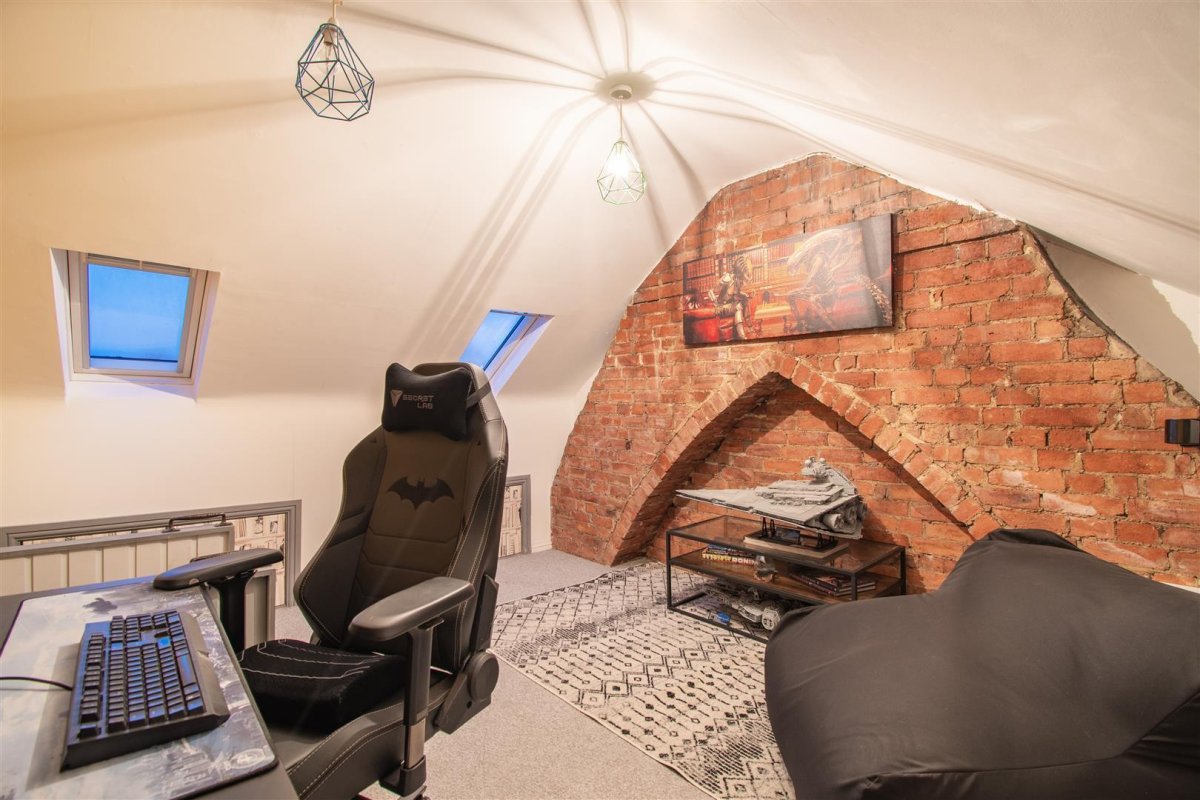 2 bedroom property for sale in West Road, Oakham, Rutland Offers in