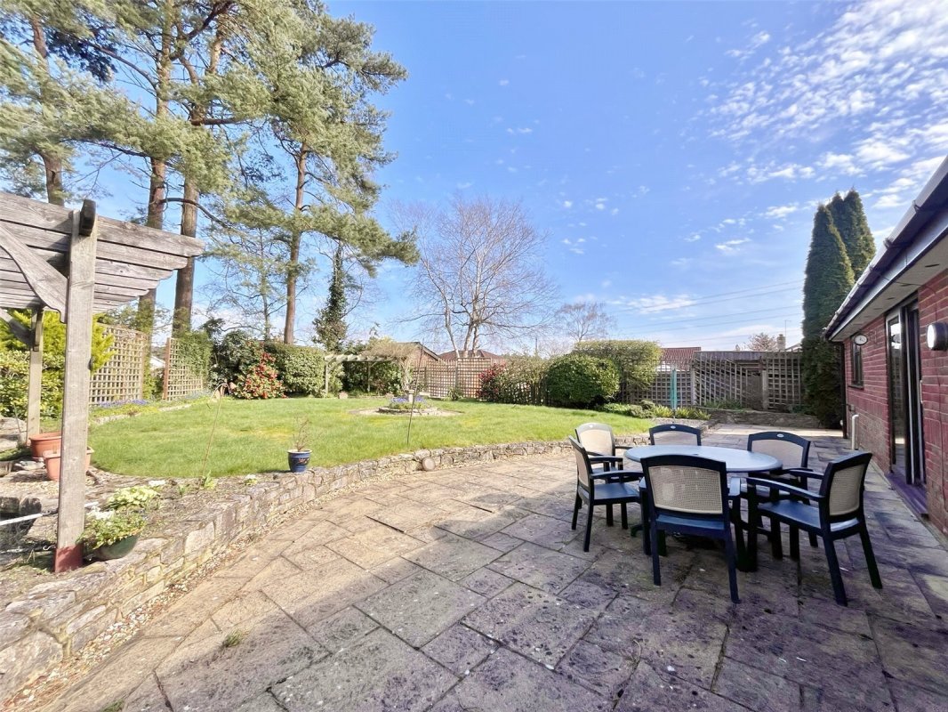 3 bedroom property for sale in Woodlinken Way, Verwood, Dorset, BH31