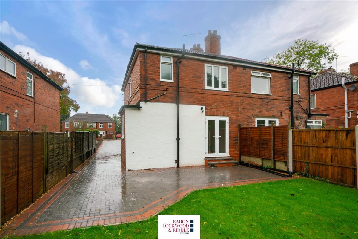 3 bedroom property for sale in Broom Lane, Rotherham Offers in the