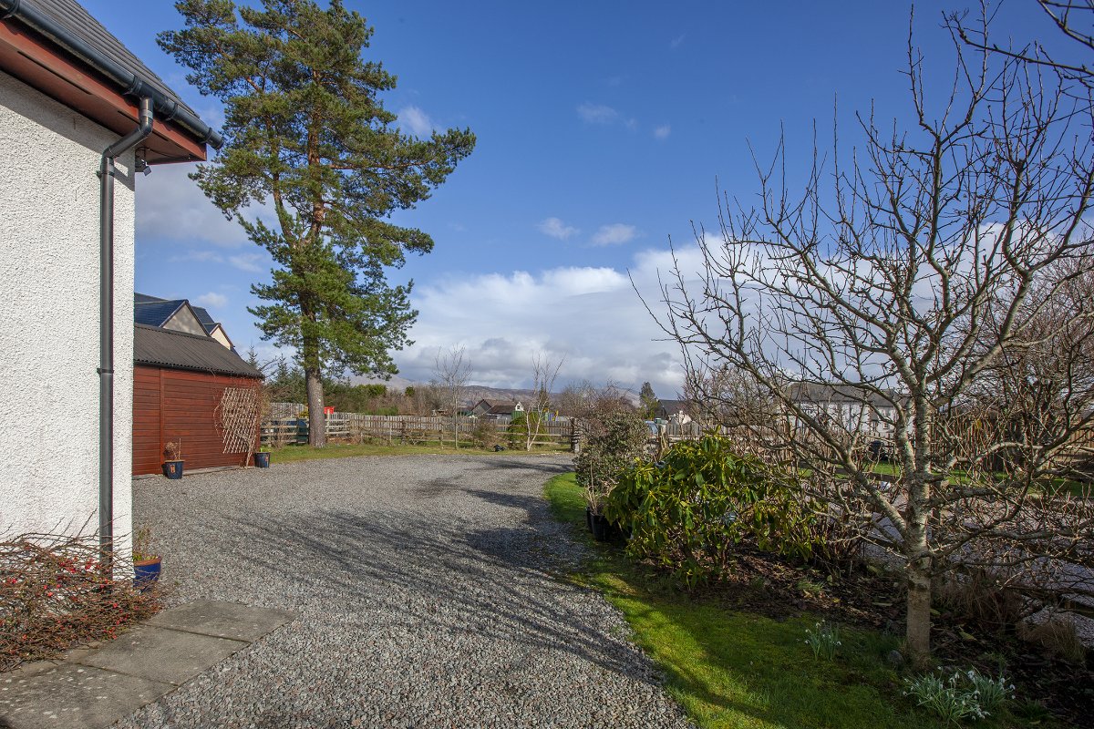 4 bedroom property for sale in Taigh A Ghiuthais, North Connel, By Oban