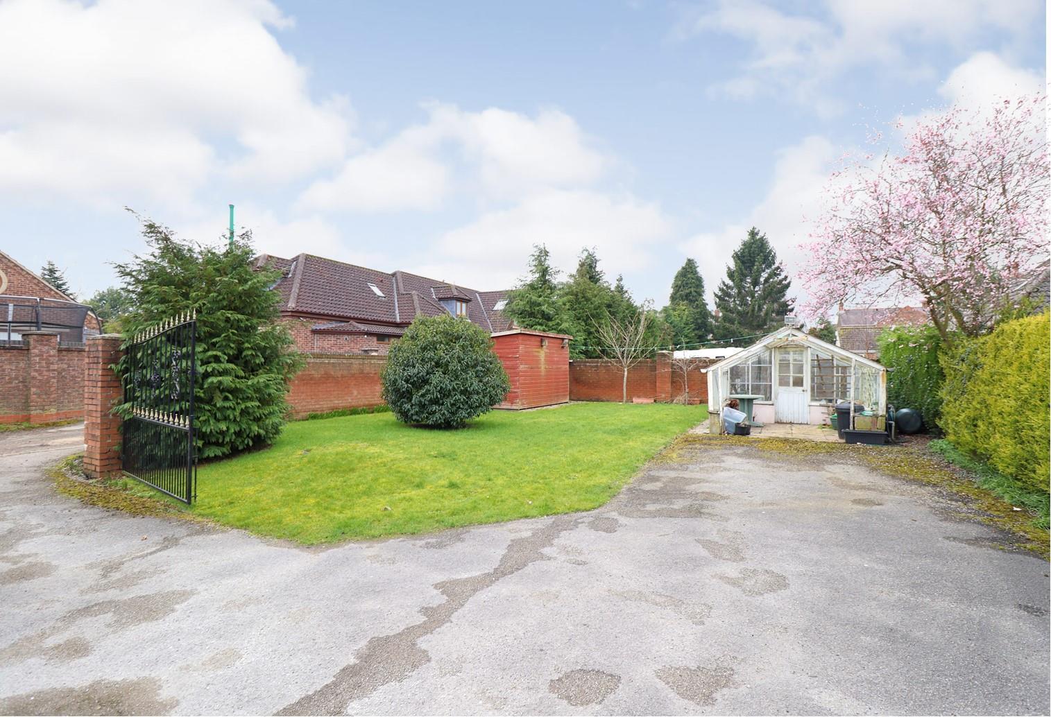2 bedroom property for sale in Beckfield Lane, £400,000