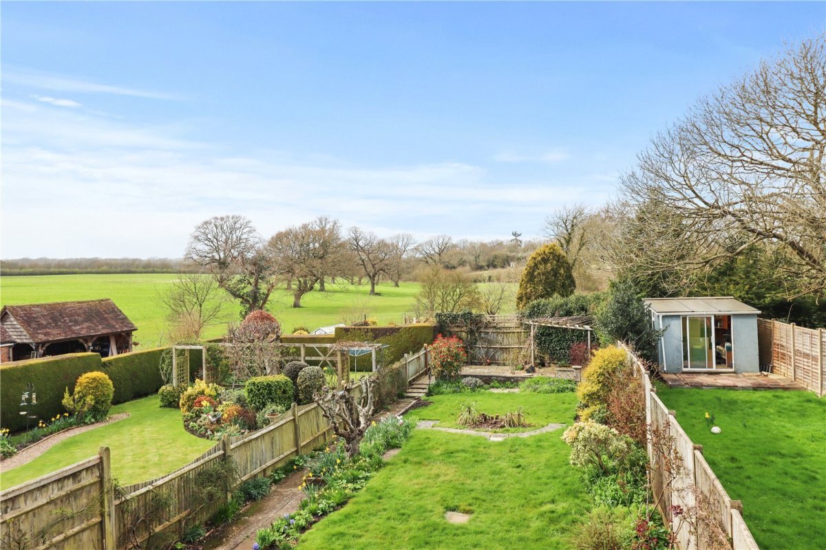 3 bedroom property for sale in Lower Horsebridge, Hailsham, BN27 Offers in the region of £400,000