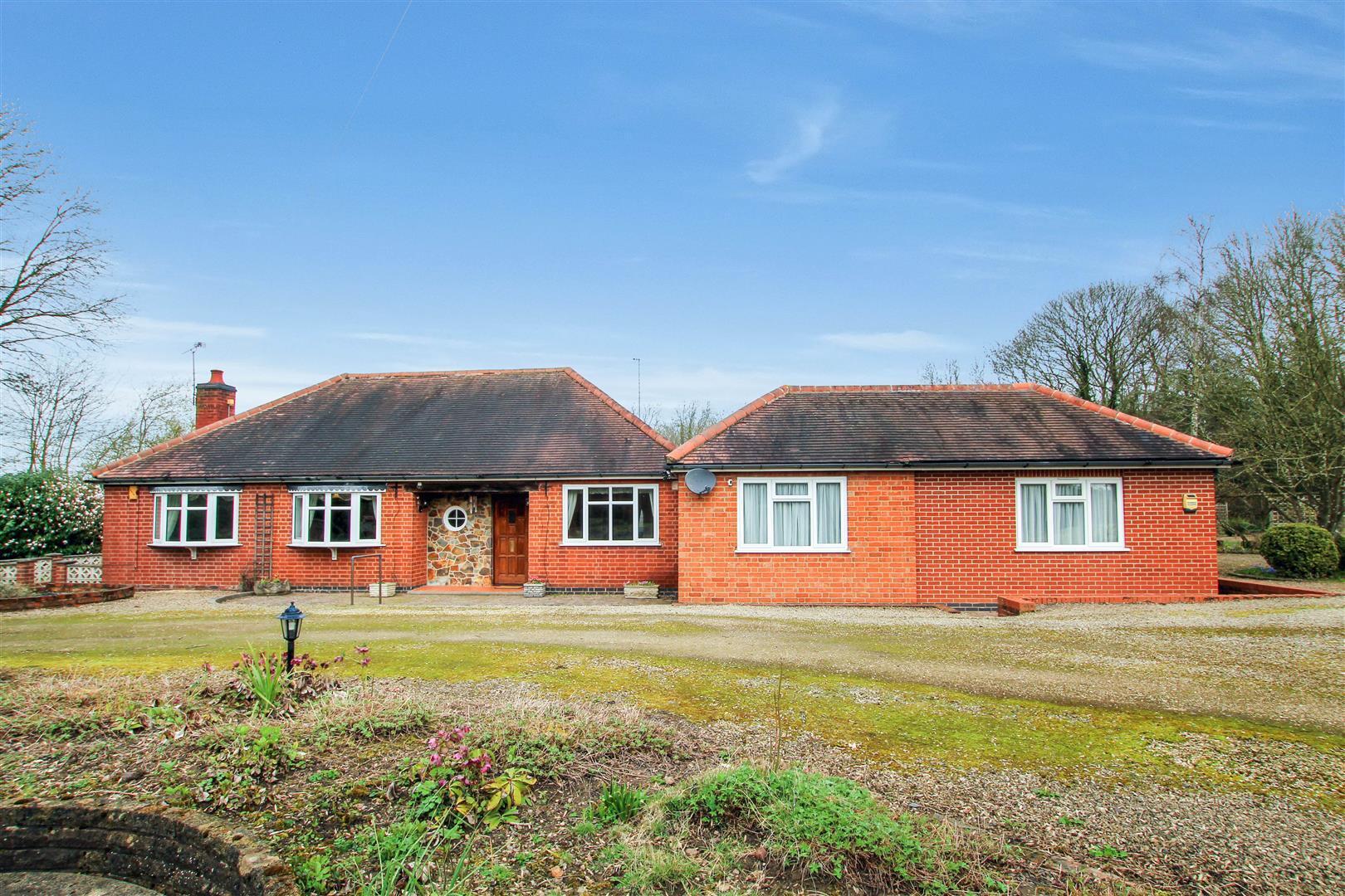 3 bedroom property for sale in Twycross Road, Snarestone £825,000
