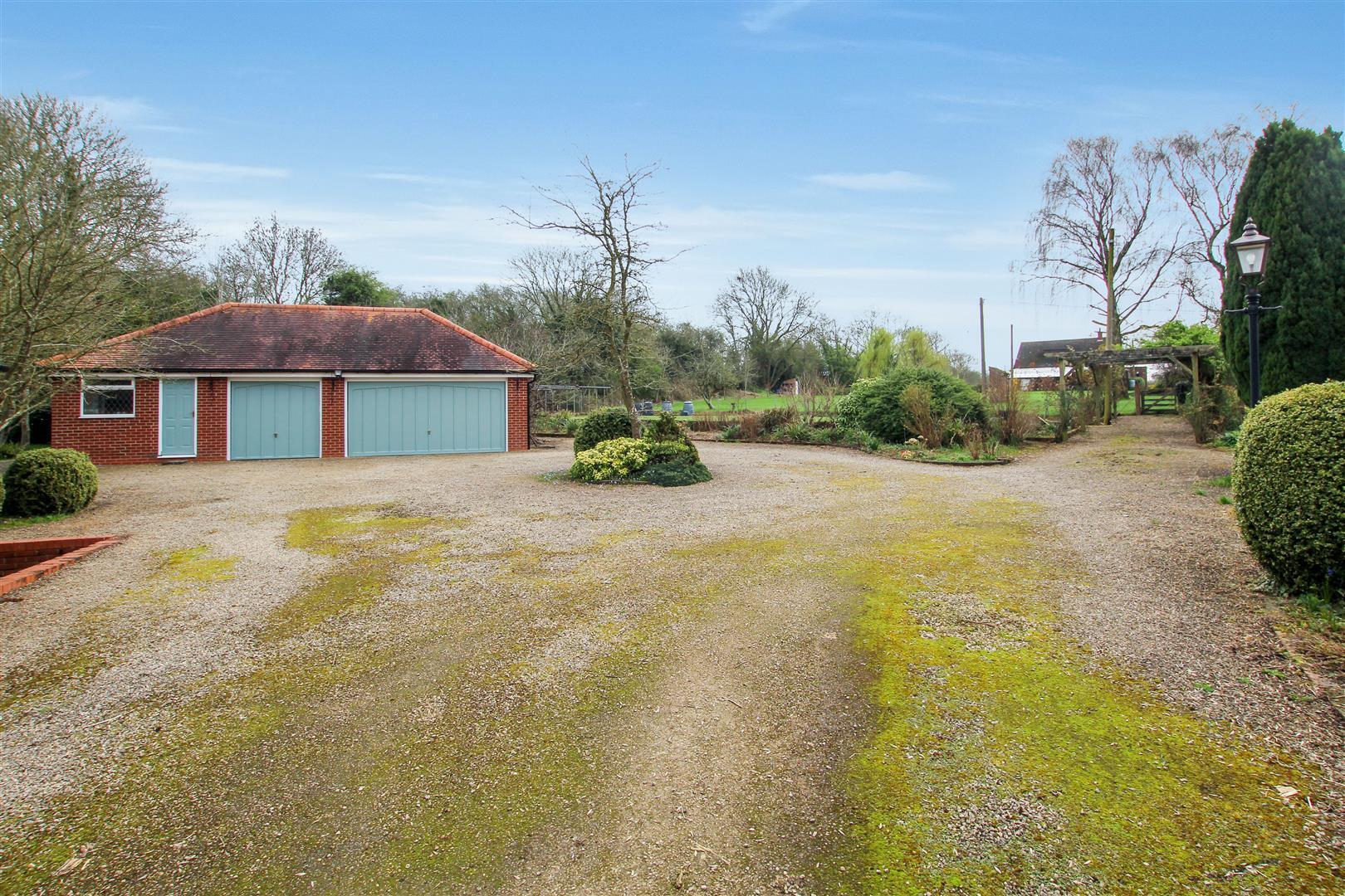 3 bedroom property for sale in Twycross Road, Snarestone £825,000