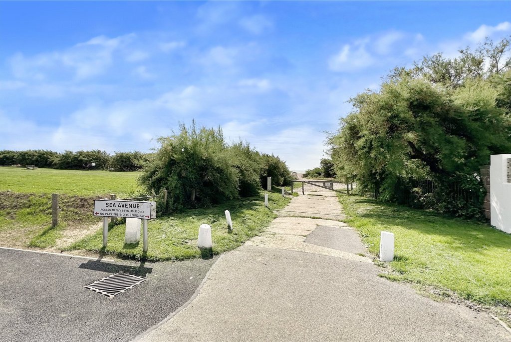 2 bedroom property for sale in Sea Avenue, Rustington, Littlehampton