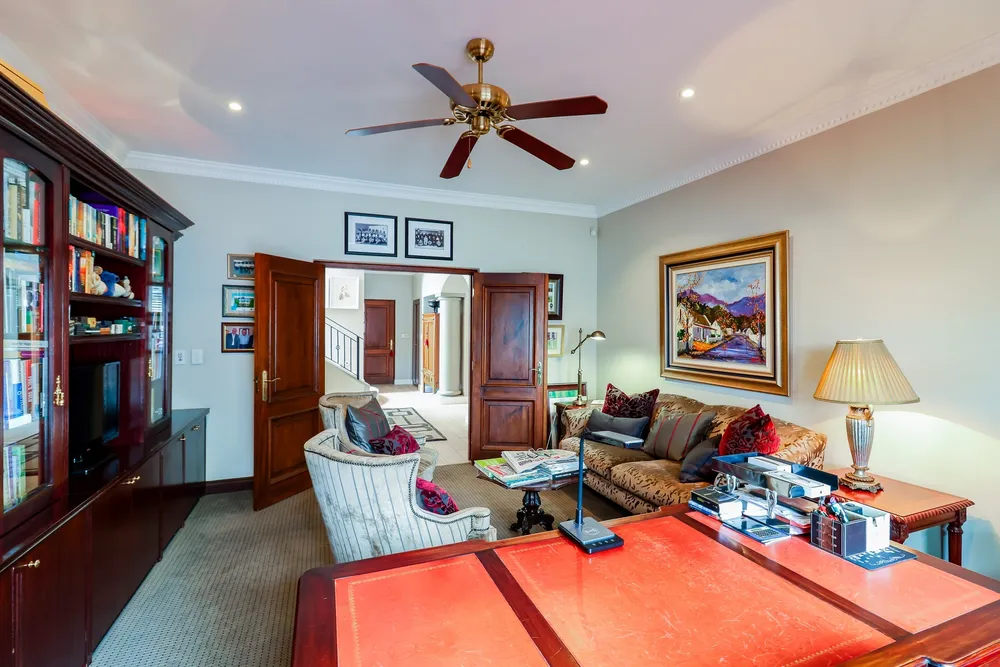 South Africa, Gauteng, Northcliff, Wellington Lane, 6