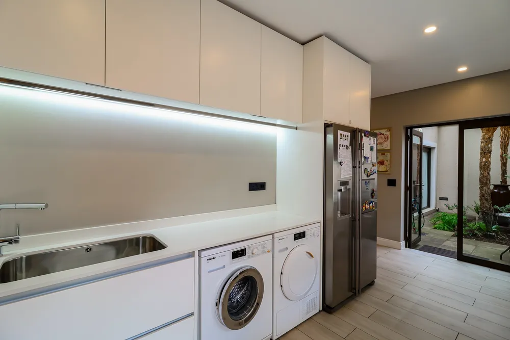 South Africa, Gauteng, Northcliff, Wellington Lane, 6
