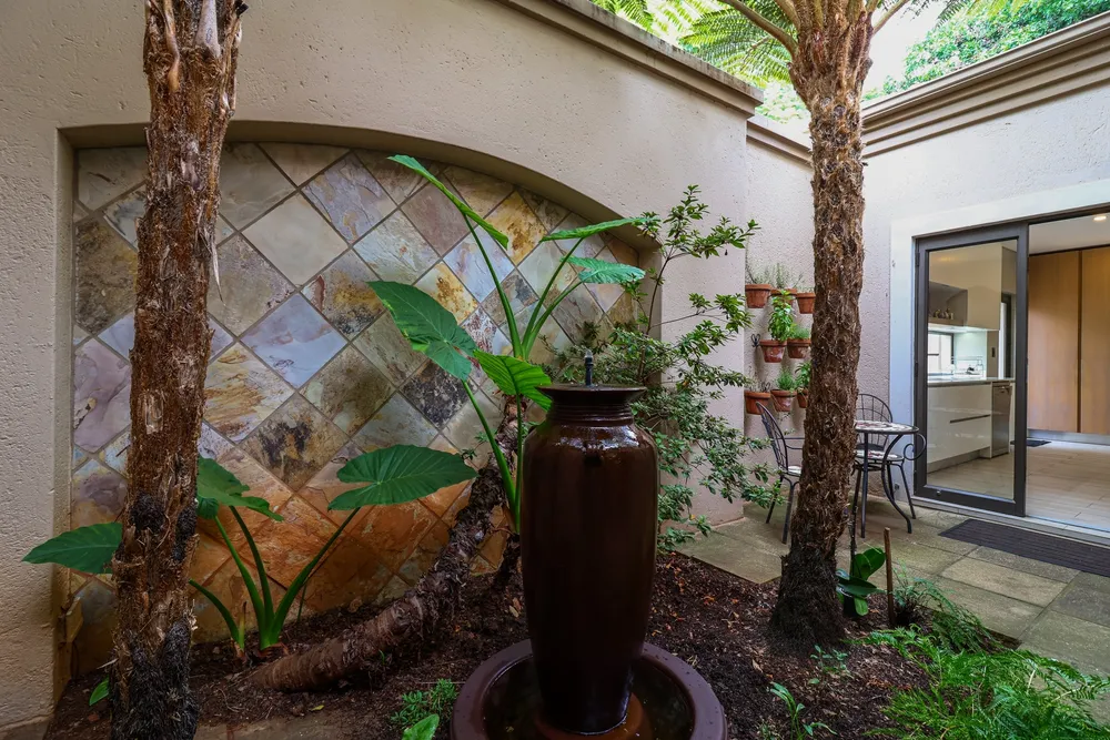 South Africa, Gauteng, Northcliff, Wellington Lane, 6