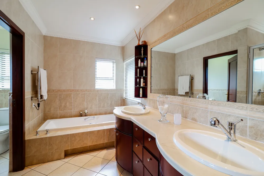South Africa, Gauteng, Northcliff, Wellington Lane, 6