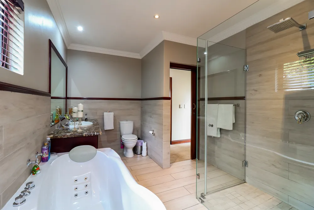 South Africa, Gauteng, Northcliff, Wellington Lane, 6