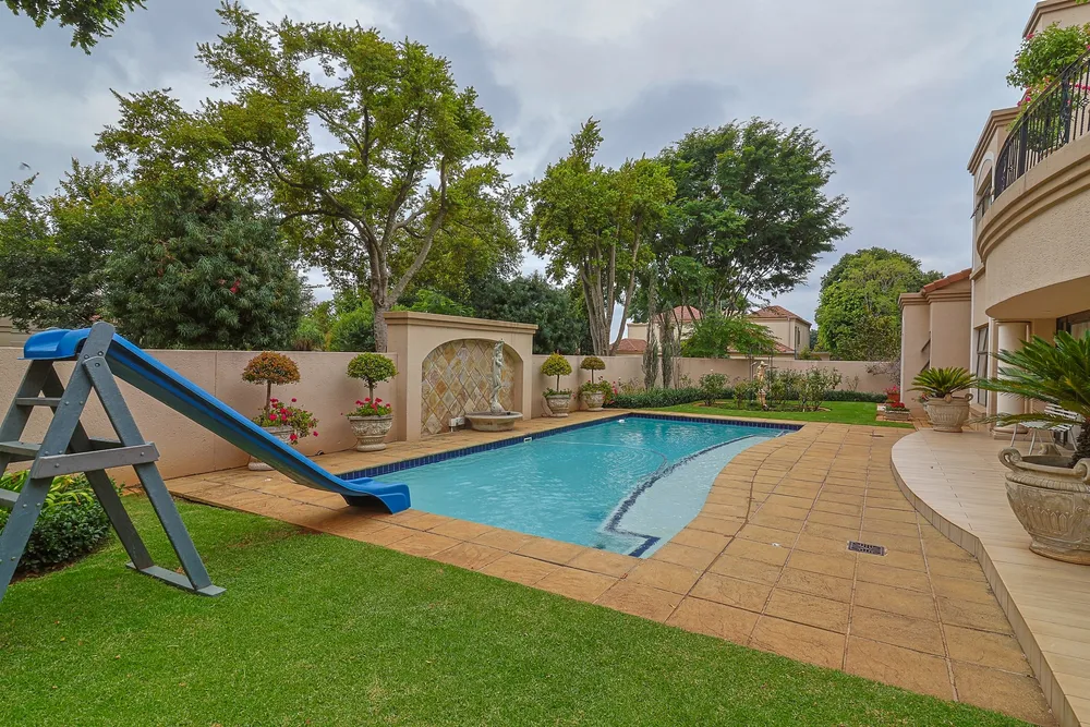 South Africa, Gauteng, Northcliff, Wellington Lane, 6