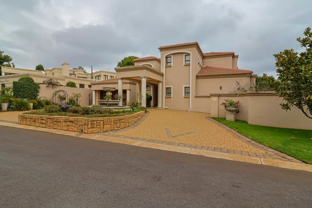 South Africa, Gauteng, Northcliff, Wellington Lane, 6