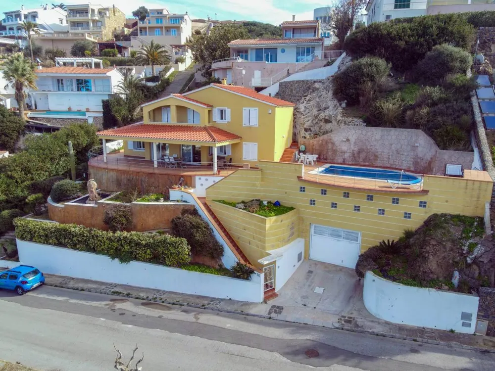 159, Mahón