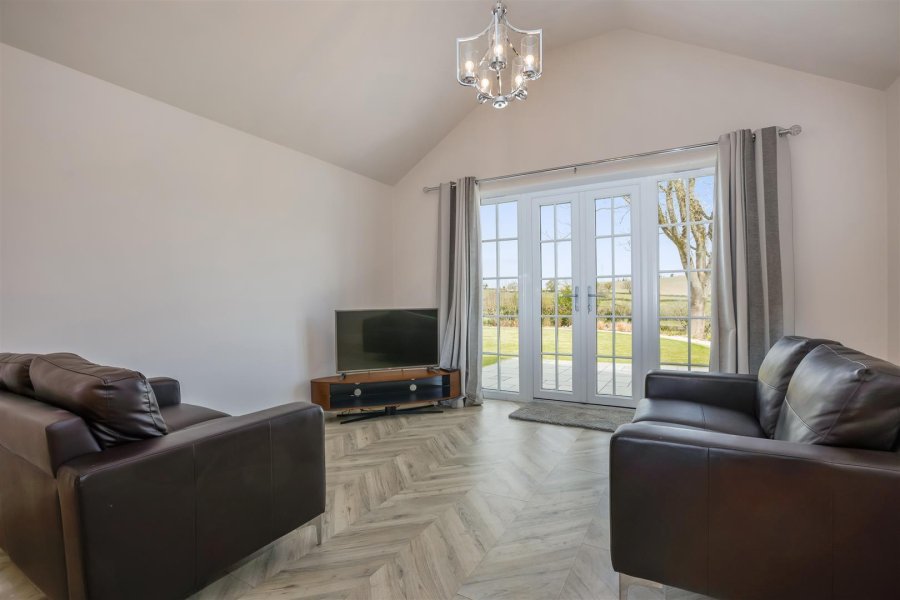 Stags 6 bedroom property for sale in Compton, Marldon