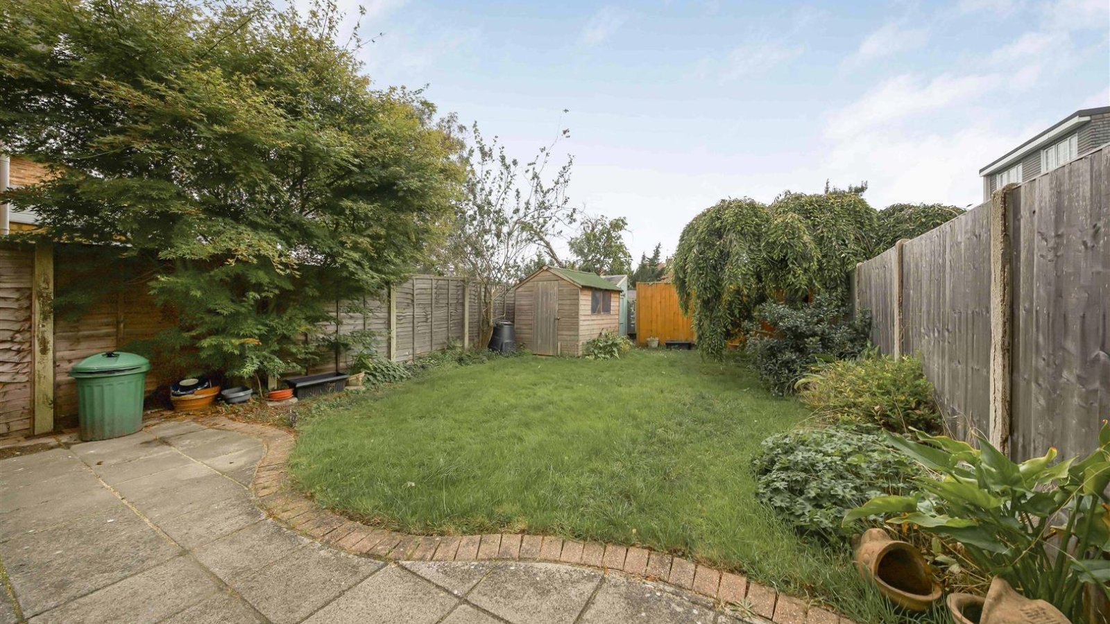 3 bedroom property for sale in Andover Close, Uxbridge £535,000