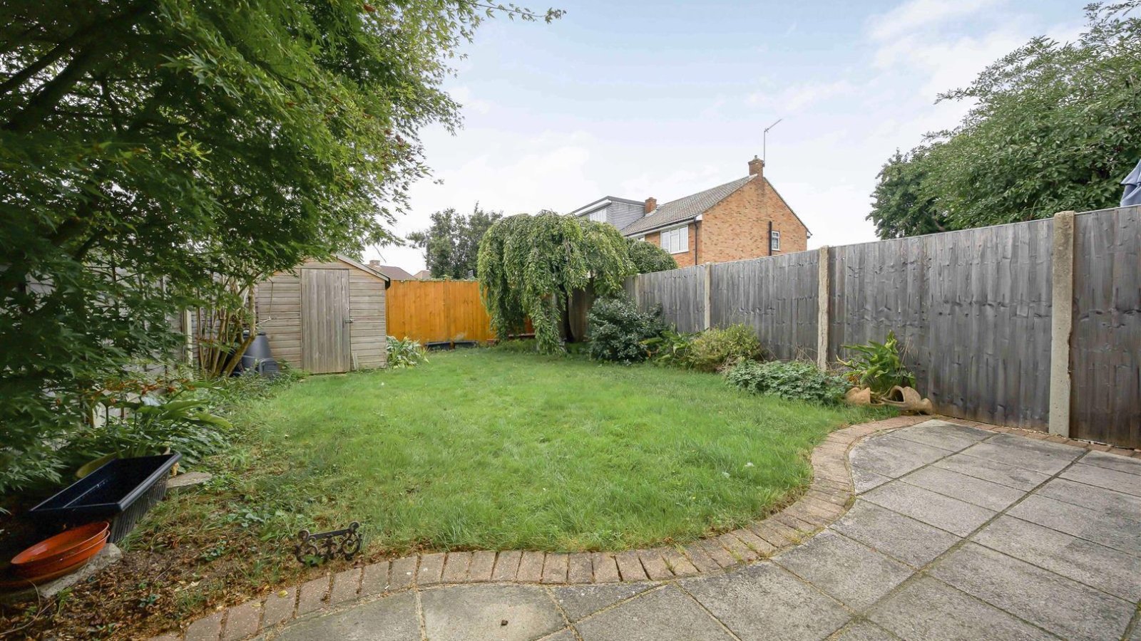 3 bedroom property for sale in Andover Close, Uxbridge £535,000