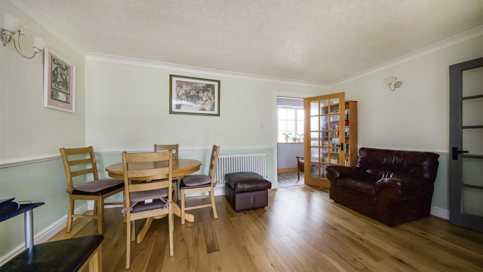 3 bedroom property for sale in Andover Close, Uxbridge £535,000